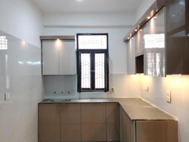 2 BHK Apartment in Shalimar Garden for resale Ghaziabad. The reference number is 17189370