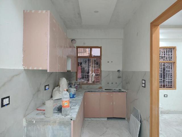 2 BHK Apartment in Shalimar Garden for resale Ghaziabad. The reference number is 17350587