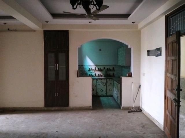 2 BHK Apartment in Shalimar Garden for resale Ghaziabad. The reference number is 17350587