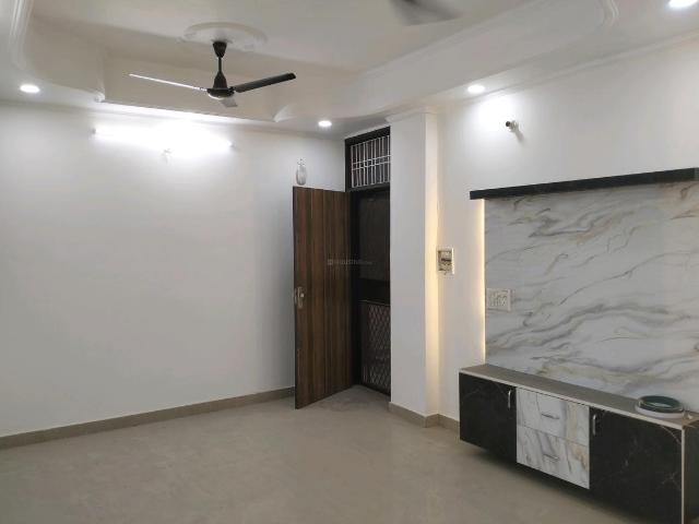 2 BHK Apartment in Shalimar Garden for resale Ghaziabad. The reference number is 18053674