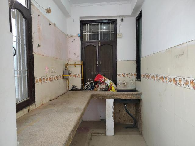 2 BHK Apartment in Shalimar Garden for resale Ghaziabad. The reference number is 19158238