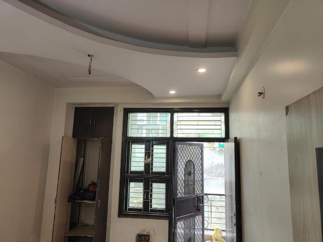 2 BHK Apartment in Shalimar Garden for resale Ghaziabad. The reference number is 19718575