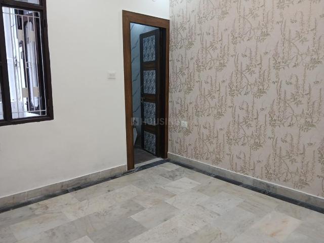 2 BHK Apartment in Shalimar Garden for resale Ghaziabad. The reference number is 21160414