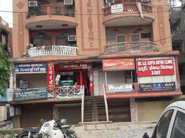 2 BHK Apartment in Shalimar Garden for resale Ghaziabad. The reference number is 7120409