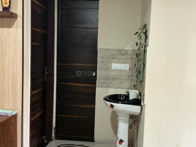 2 BHK Apartment in Shankar Nagar for rent Raipur. The reference number is 21116062