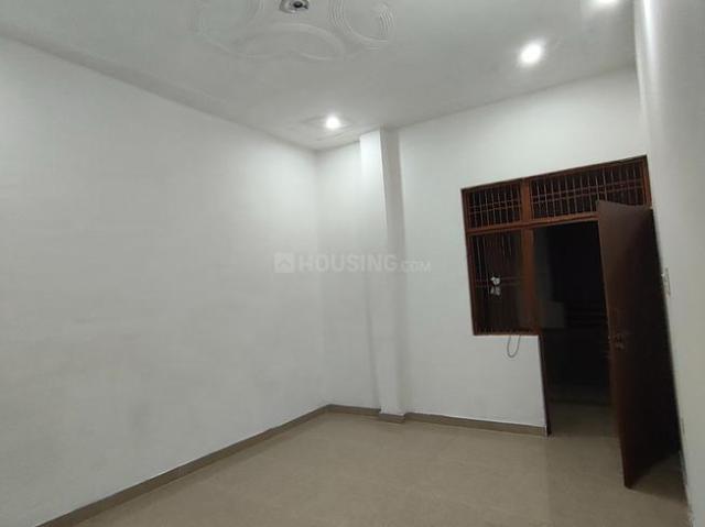 2 BHK Apartment in Shanti Nagar for rent Etah. The reference number is 21175619