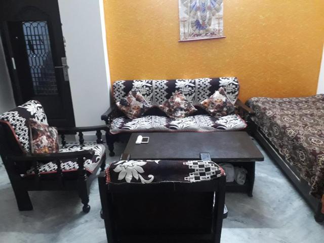 2 BHK Apartment in Shastri Nagar for resale Ghaziabad. The reference number is 15212084