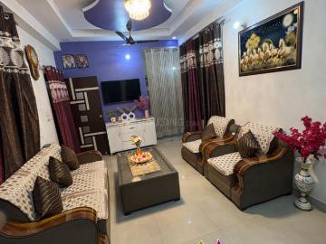 2 BHK Apartment in Shastri Nagar for resale Ghaziabad. The reference number is 18202437