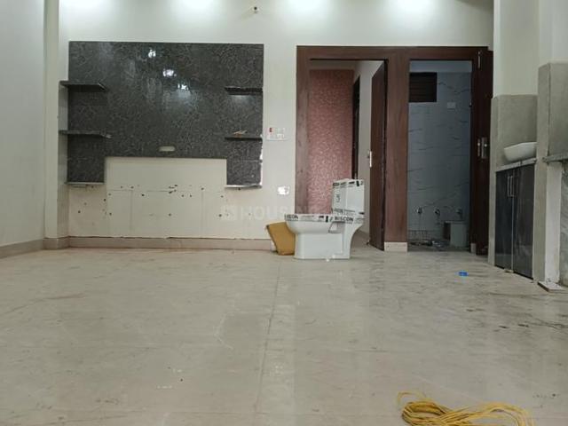 2 BHK Apartment in Shastri Nagar for resale Ghaziabad. The reference number is 19296759