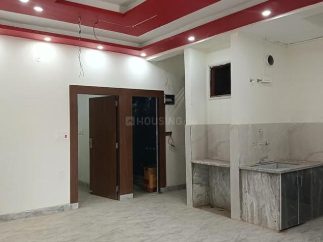 2 BHK Apartment in Shastri Nagar for resale Ghaziabad. The reference number is 19937079