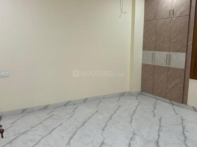 2 BHK Apartment in Shastri Nagar for resale Ghaziabad. The reference number is 20046236