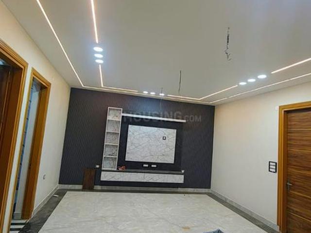 2 BHK Apartment in Shastri Nagar for resale Ghaziabad. The reference number is 20087438