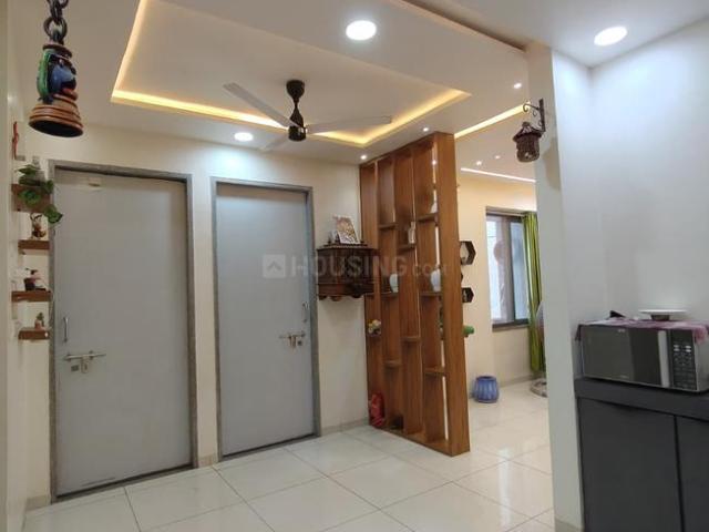 2 BHK Apartment in Shela for rent Ahmedabad. The reference number is 18604064