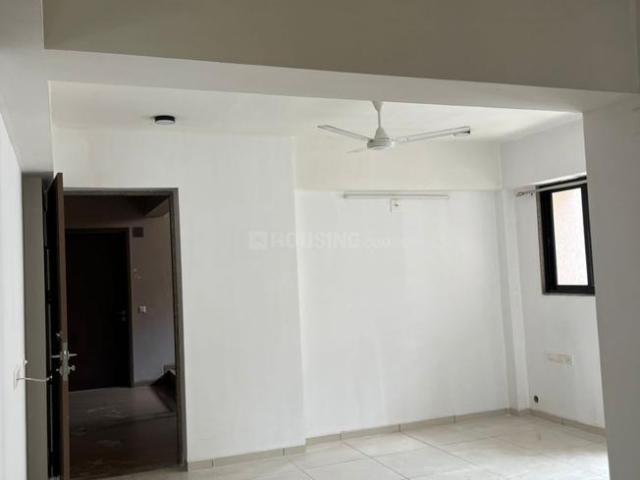 2 BHK Apartment in Shela for rent Ahmedabad. The reference number is 19931309