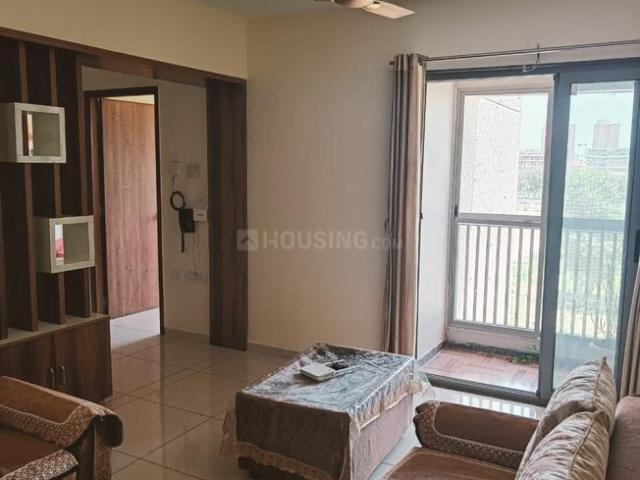 2 BHK Apartment in Shela for rent Ahmedabad. The reference number is 19951364