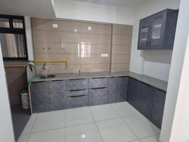 2 BHK Apartment in Shela for rent Ahmedabad. The reference number is 20367392