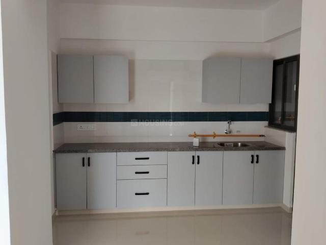 2 BHK Apartment in Shela for rent Ahmedabad. The reference number is 20617305