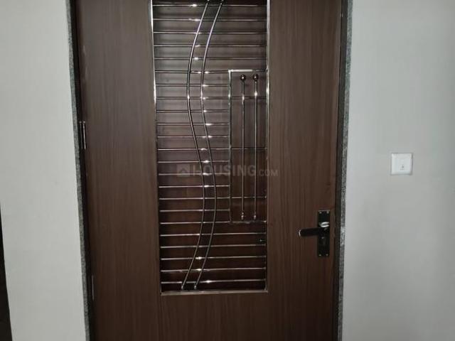 2 BHK Apartment in Shela for rent Ahmedabad. The reference number is 20631909