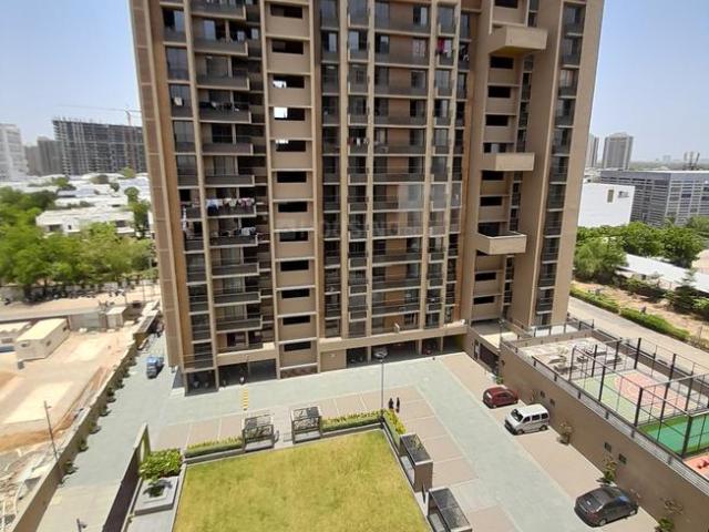 2 BHK Apartment in Shela for rent Ahmedabad. The reference number is 20641381