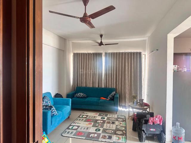 2 BHK Apartment in Shela for rent Ahmedabad. The reference number is 21052068