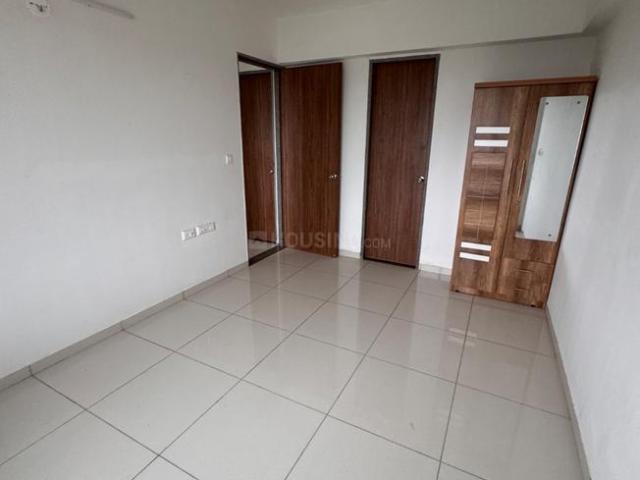 2 BHK Apartment in Shela for rent Ahmedabad. The reference number is 21084477