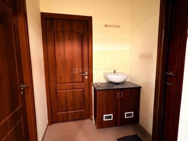 2 BHK Apartment in Sholinganallur for rent Chennai. The reference number is 20808030