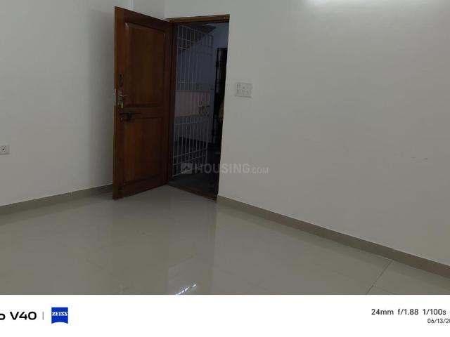 2 BHK Apartment in Sholinganallur for rent Chennai. The reference number is 20944277