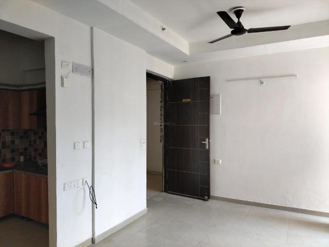 2 BHK Apartment in Siddharth Vihar for rent Ghaziabad. The reference number is 19023649