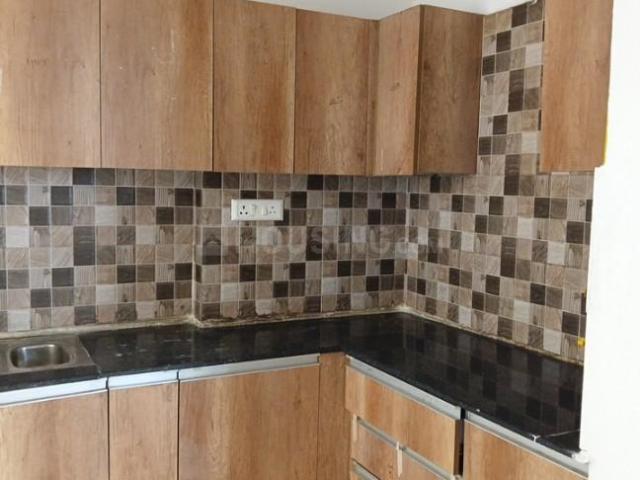 2 BHK Apartment in Siddharth Vihar for rent Ghaziabad. The reference number is 19190731