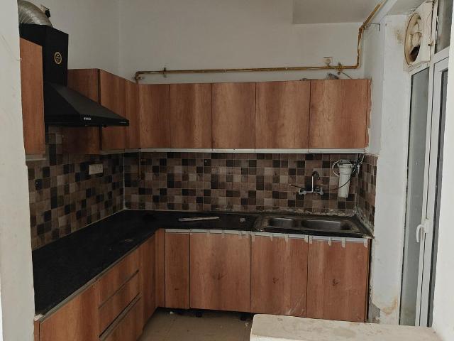 2 BHK Apartment in Siddharth Vihar for rent Ghaziabad. The reference number is 19110612