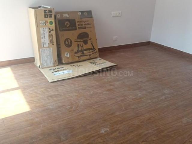 2 BHK Apartment in Siddharth Vihar for rent Ghaziabad. The reference number is 19494022