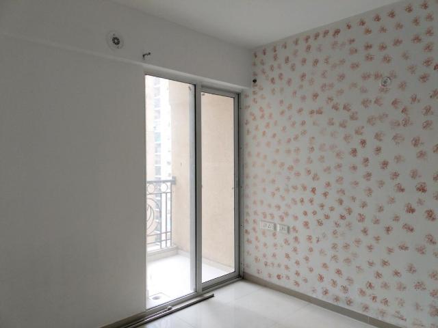 2 BHK Apartment in Siddharth Vihar for rent Ghaziabad. The reference number is 19762107
