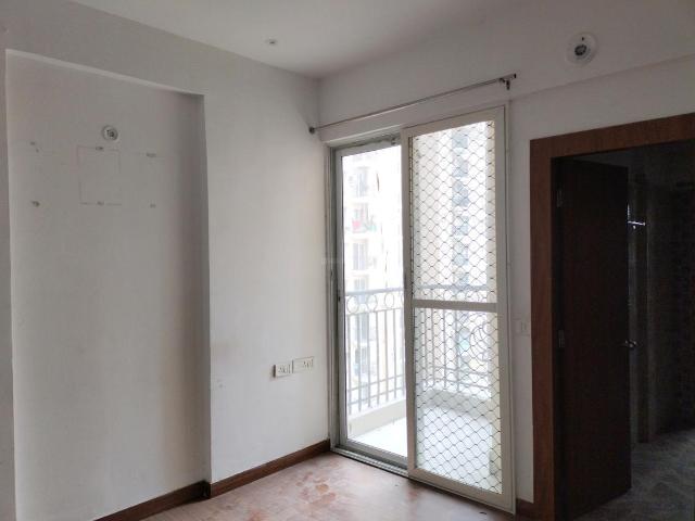 2 BHK Apartment in Siddharth Vihar for rent Ghaziabad. The reference number is 19765274