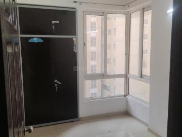 2 BHK Apartment in Siddharth Vihar for rent Ghaziabad. The reference number is 19765274