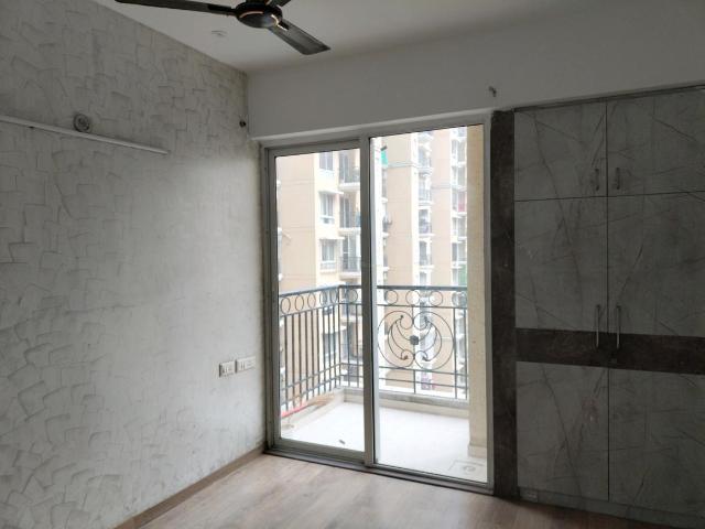 2 BHK Apartment in Siddharth Vihar for rent Ghaziabad. The reference number is 19770952
