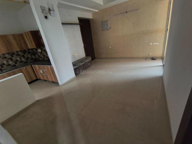 2 BHK Apartment in Siddharth Vihar for rent Ghaziabad. The reference number is 19772273
