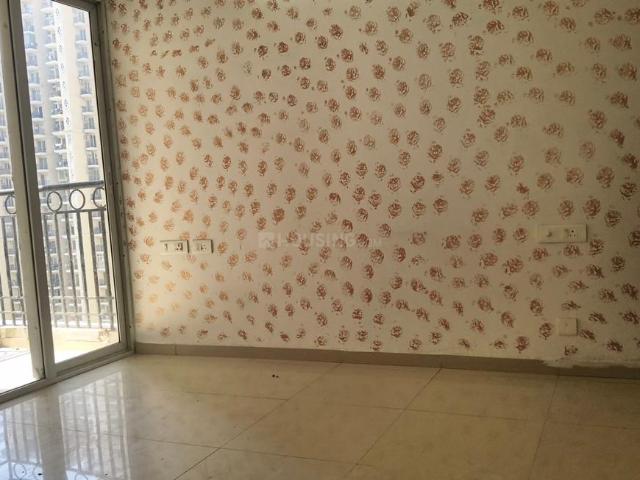 2 BHK Apartment in Siddharth Vihar for rent Ghaziabad. The reference number is 19807970
