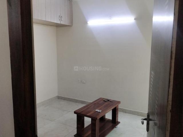 2 BHK Apartment in Siddharth Vihar for rent Ghaziabad. The reference number is 20142681