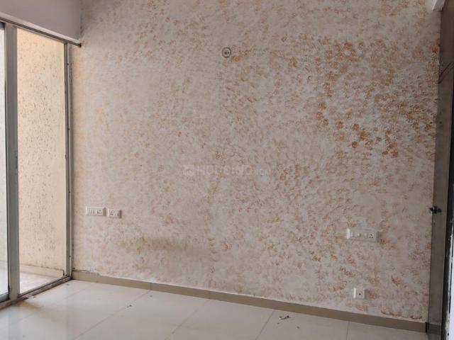 2 BHK Apartment in Siddharth Vihar for rent Ghaziabad. The reference number is 20168452
