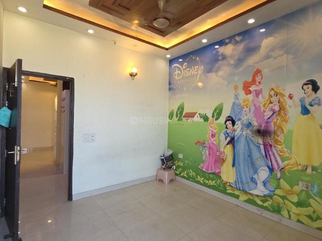 2 BHK Apartment in Siddharth Vihar for rent Ghaziabad. The reference number is 20187208