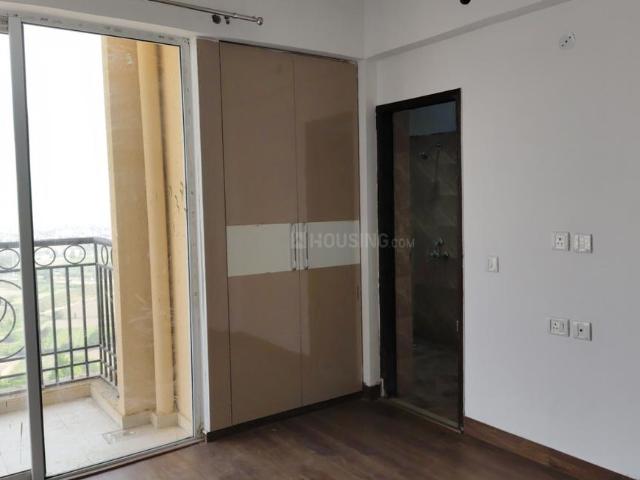 2 BHK Apartment in Siddharth Vihar for rent Ghaziabad. The reference number is 20263618