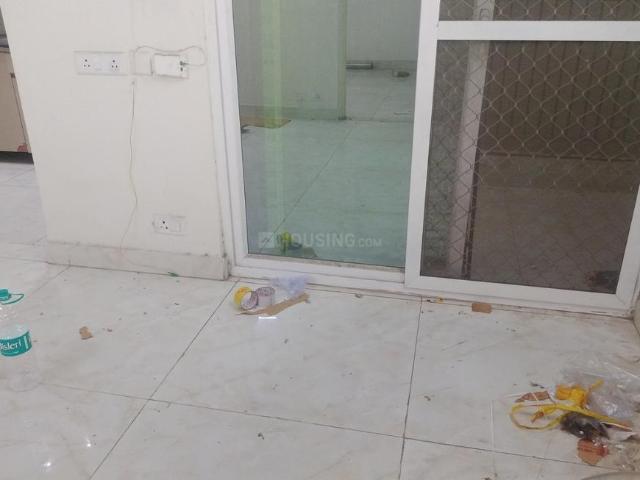 2 BHK Apartment in Siddharth Vihar for rent Ghaziabad. The reference number is 20471549