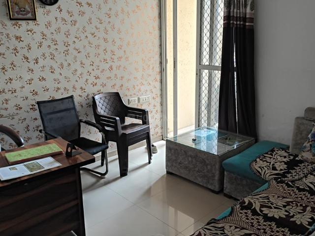 2 BHK Apartment in Siddharth Vihar for rent Ghaziabad. The reference number is 20659182