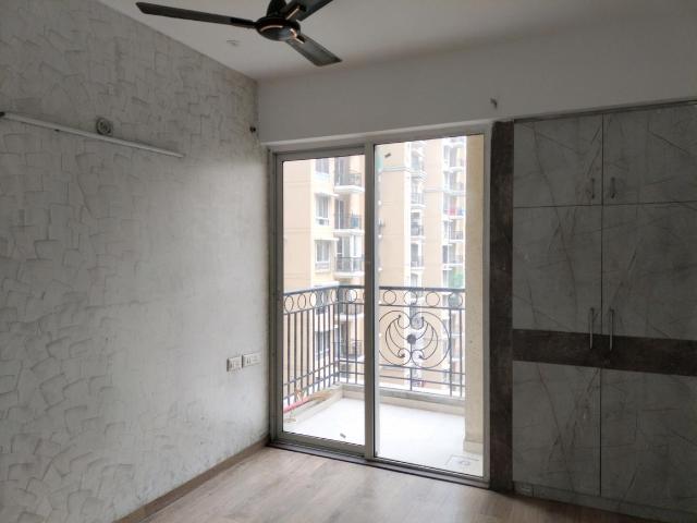 2 BHK Apartment in Siddharth Vihar for rent Ghaziabad. The reference number is 20623219