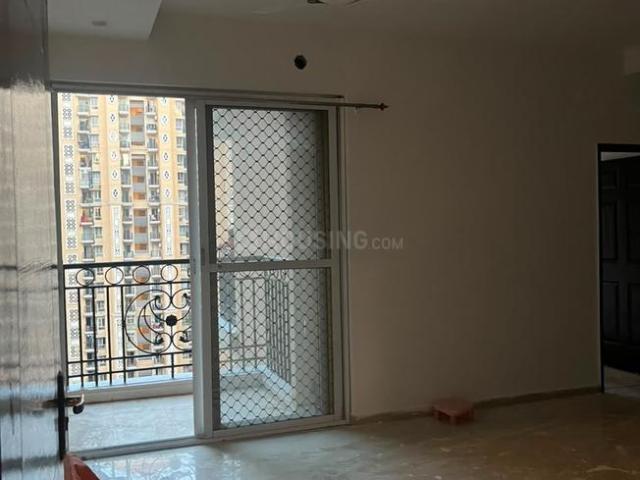 2 BHK Apartment in Siddharth Vihar for rent Ghaziabad. The reference number is 20767254