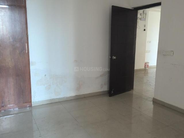 2 BHK Apartment in Siddharth Vihar for rent Ghaziabad. The reference number is 20702159