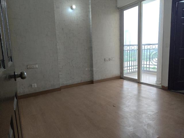 2 BHK Apartment in Siddharth Vihar for rent Ghaziabad. The reference number is 20845582