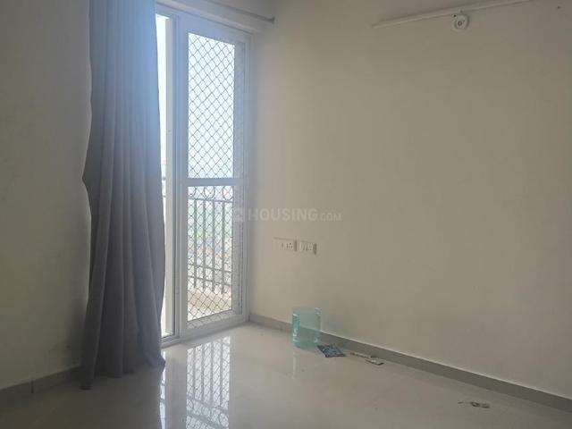 2 BHK Apartment in Siddharth Vihar for rent Ghaziabad. The reference number is 20982619