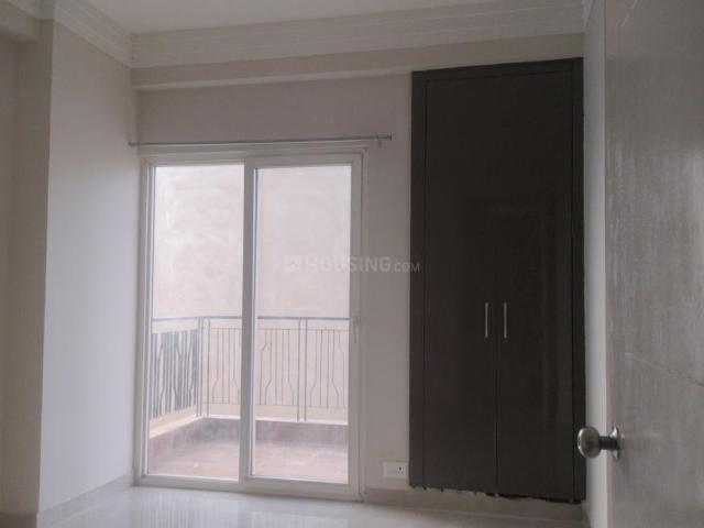2 BHK Apartment in Siddharth Vihar for rent Ghaziabad. The reference number is 21143232