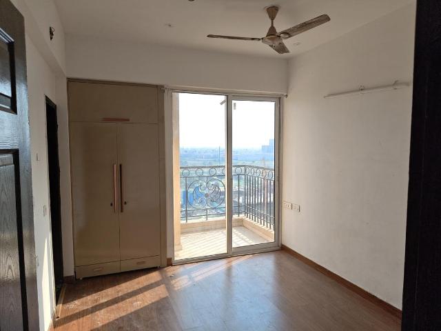 2 BHK Apartment in Siddharth Vihar for rent Ghaziabad. The reference number is 21148352